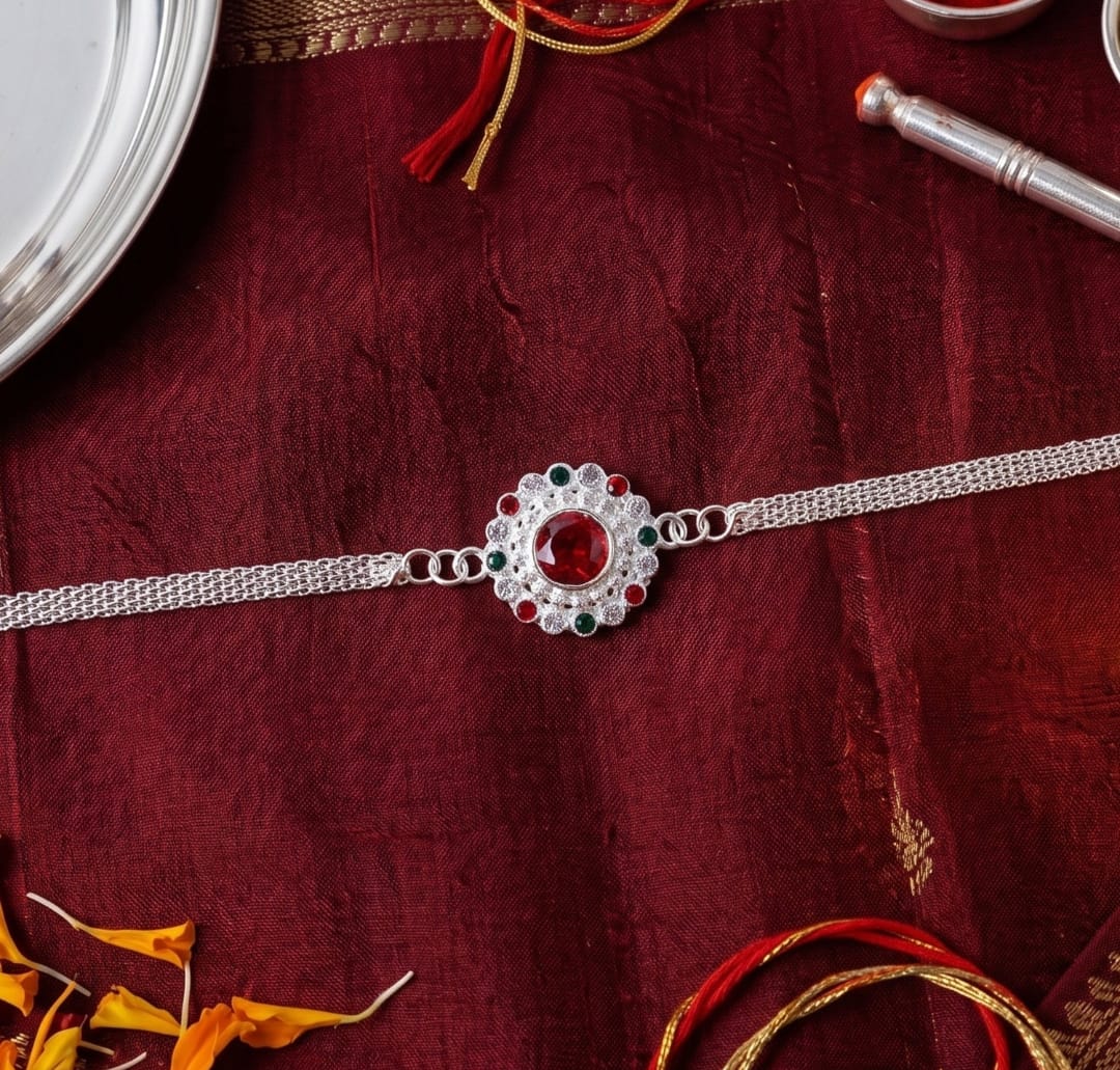 Silver Stone Chain Rakhi – Elegant & Durable Design